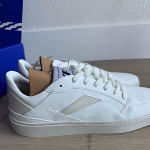 NWT Thousand Fell Men’s Court Sneaker White Size 10 Sustainable Vegan Leather
